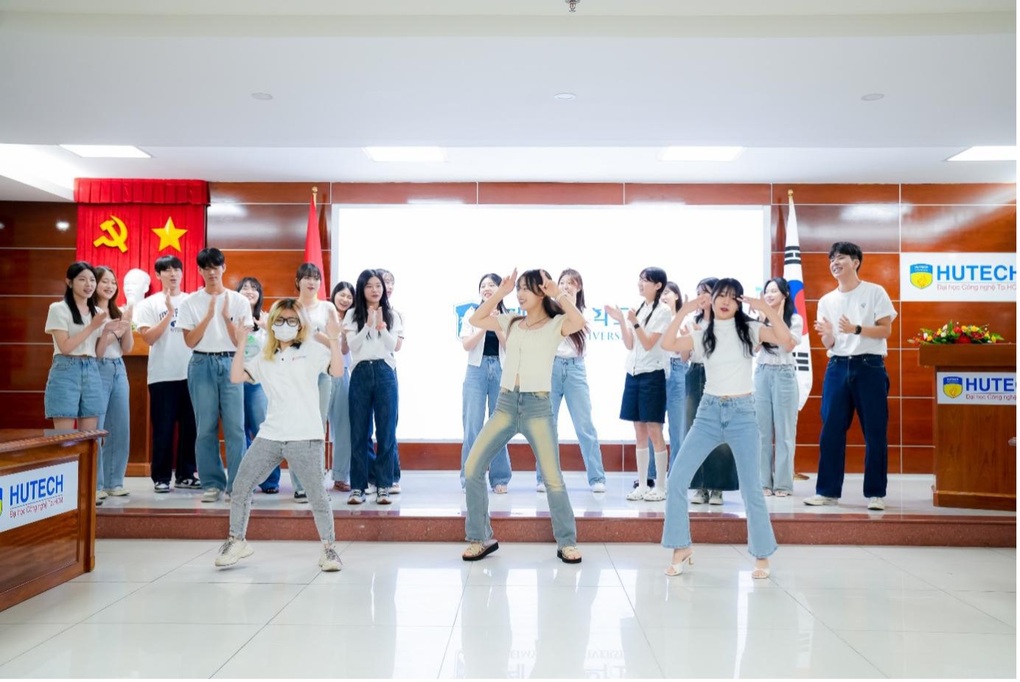 Cơ hội việc làm tại doanh nghiệp Hàn Quốc với chương trình đại học theo chuẩn Hàn - 3 Cơ hội việc làm tại doanh nghiệp Hàn Quốc với chương trình đại học theo chuẩn Hàn - 3
