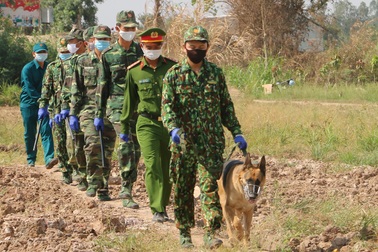 Bộ đội Biên phòng “ăn bờ, ngủ bụi” chặn dòng người nhập cảnh trái phép