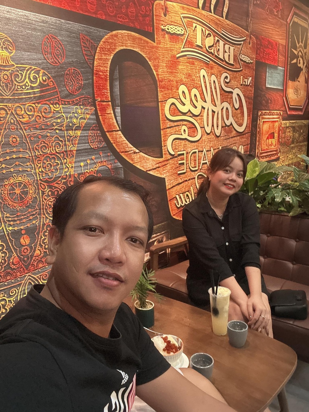 Từ thầy trò trở thành vợ chồng, bên nhau gần 20 năm và vẫn chưa có con - 2 Từ thầy trò trở thành vợ chồng, bên nhau gần 20 năm và vẫn chưa có con - 2