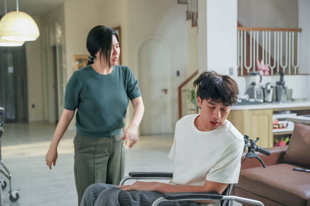 Lê Khánh trở lại màn ảnh, hé lộ tương tác cùng Thuận Nguyễn - 2 Lê Khánh trở lại màn ảnh, hé lộ tương tác cùng Thuận Nguyễn - 2