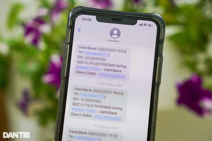 Ngân hàng tăng phí dịch vụ SMS, khách có thể phải trả 70.000 đồng mỗi tháng - 1