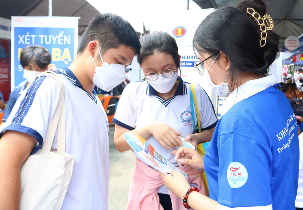 Trường ĐH KHXHNV TPHCM công bố điểm chuẩn - 5 Trường ĐH KHXHNV TPHCM công bố điểm chuẩn - 5
