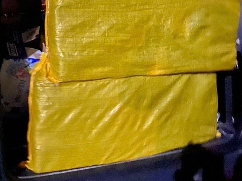 Bắt quả tang vụ mua bán 450kg pháo lậu ở Vũng Tàu - 2 Bắt quả tang vụ mua bán 450kg pháo lậu ở Vũng Tàu - 2
