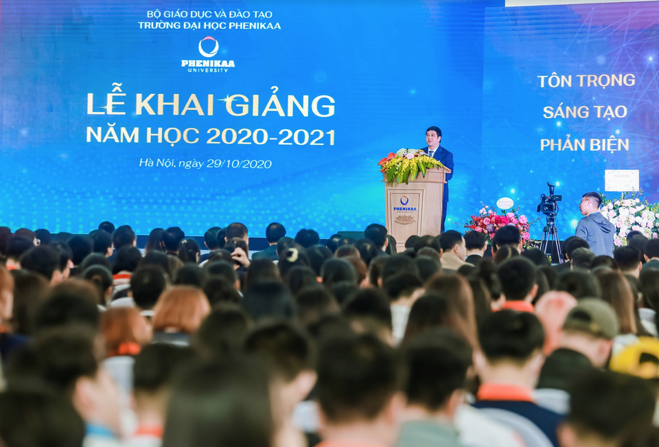 Đại học chi 50 tỷ đồng vào Quỹ học bổng và hỗ trợ học phí cho sinh viên - 1 Đại học chi 50 tỷ đồng vào Quỹ học bổng và hỗ trợ học phí cho sinh viên - 1
