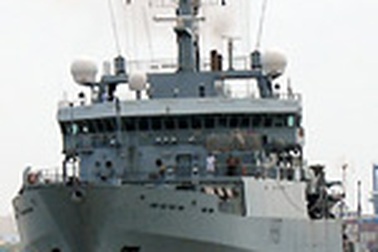 Chiến hạm hoàng gia Anh cập cảng Sài Gòn 