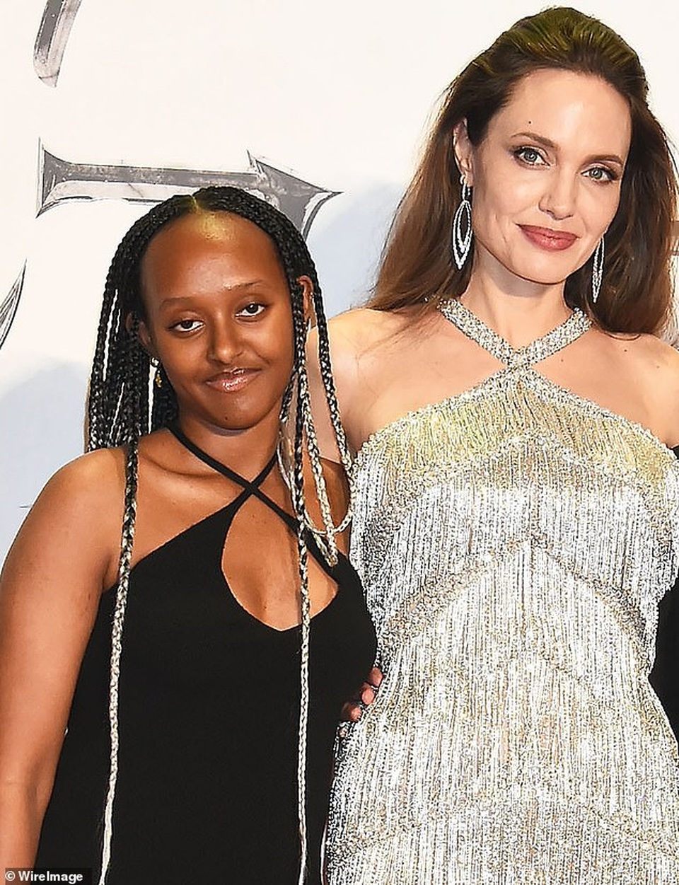 Lần hiếm hoi nghe Angelina Jolie nói về con gái nuôi Zahara - 1