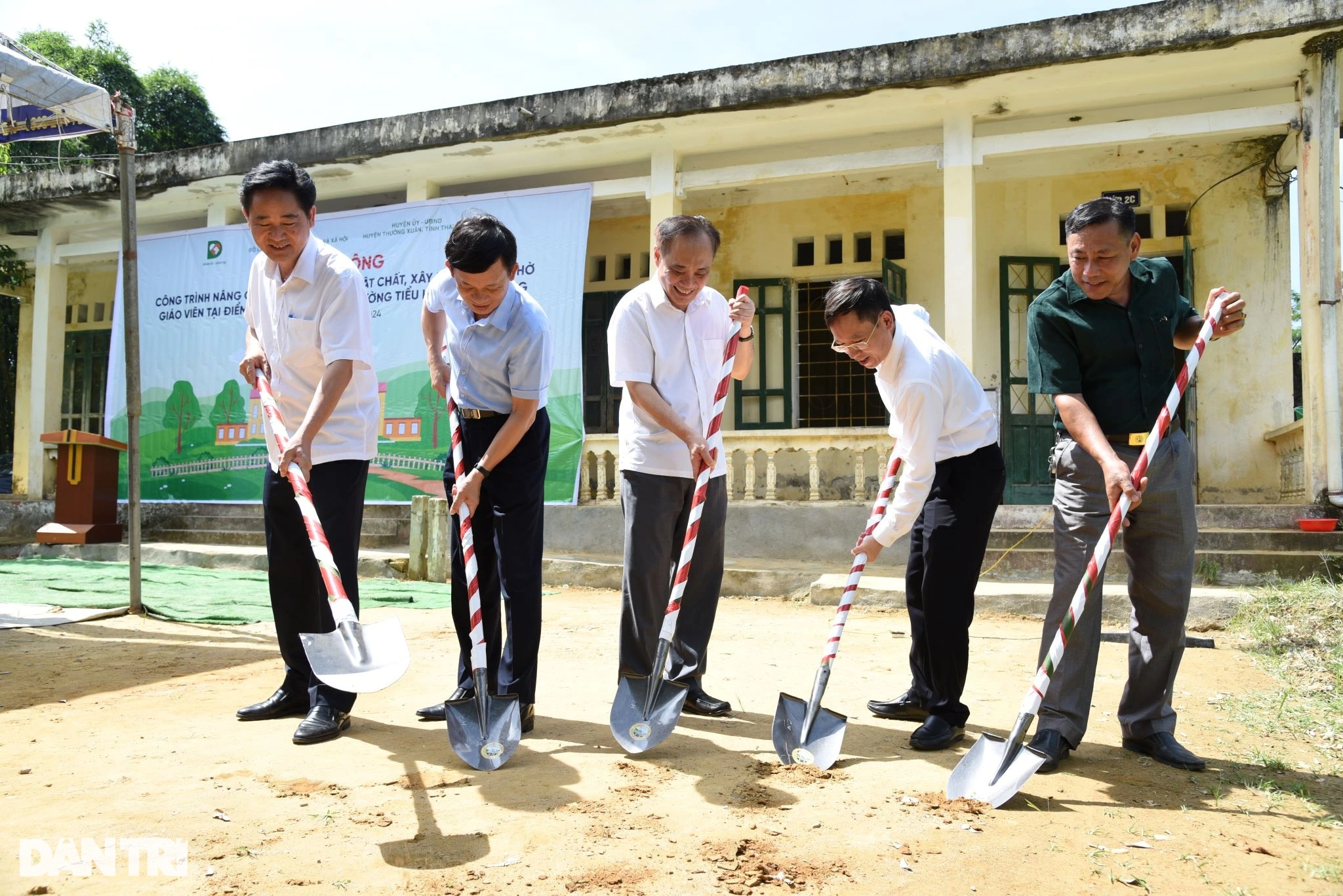 Thêm ngôi trường Dân trí giúp học sinh vùng cao Thanh Hóa an tâm đến trường