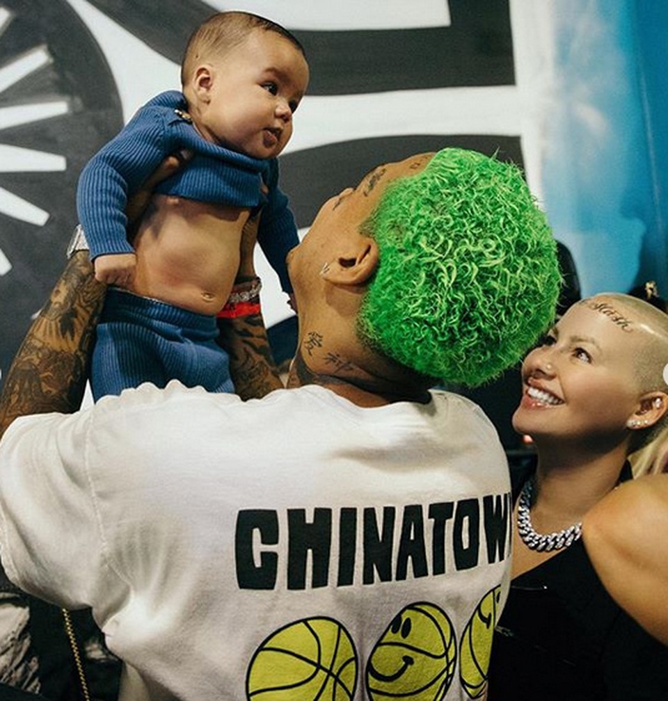 Amber Rose khoe ảnh chụp cùng chồng cũ và bạn trai mới - 5 Amber Rose khoe ảnh chụp cùng chồng cũ và bạn trai mới - 5