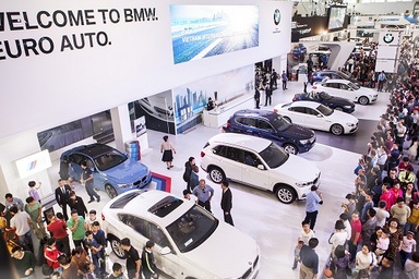 Điều kiện nhập khẩu ô tô vẫn phải "chờ"