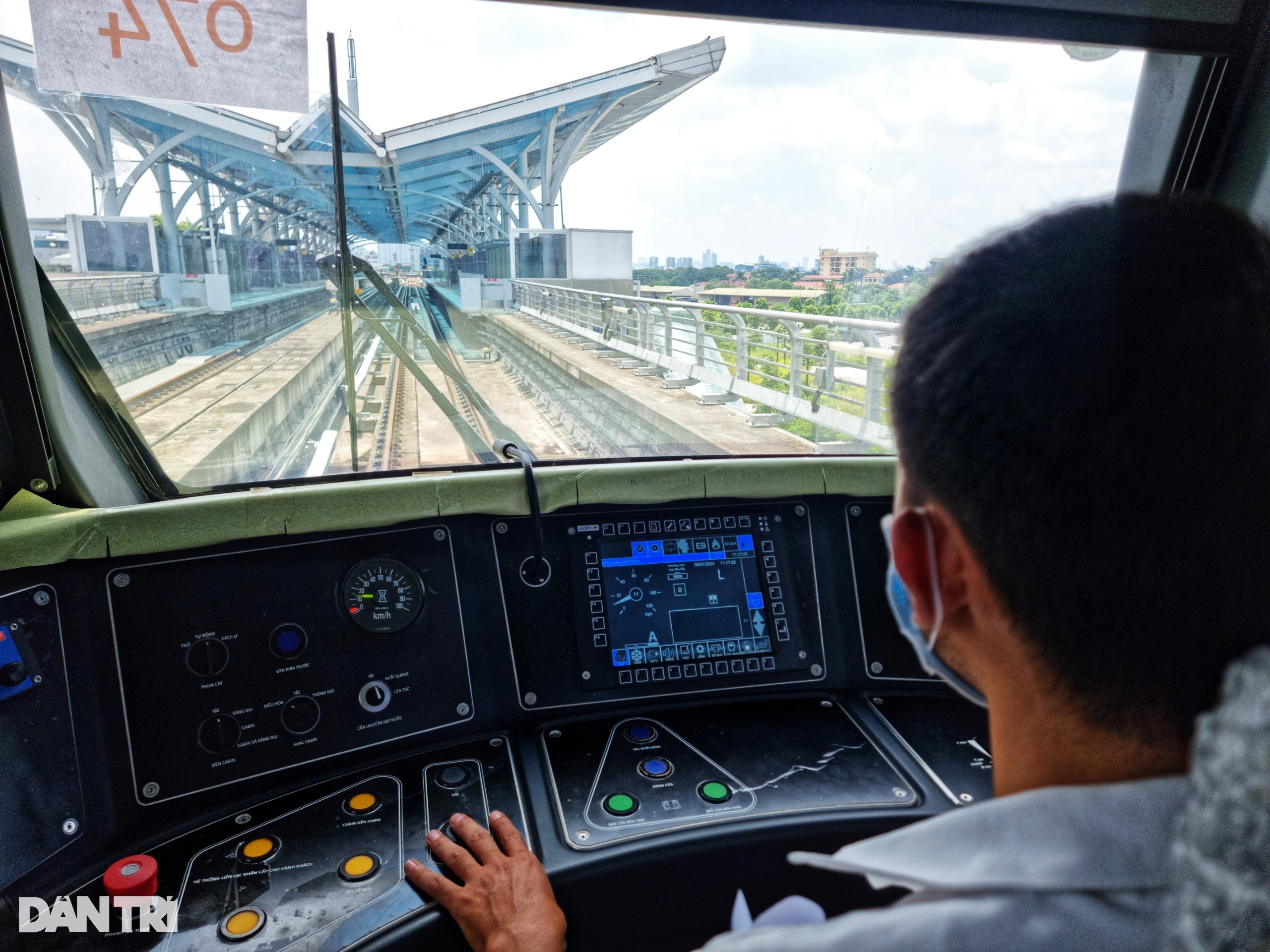 View - Trải nghiệm toàn tuyến metro Nhổn - Cầu Giấy trước ngày vận hành | Báo Dân trí