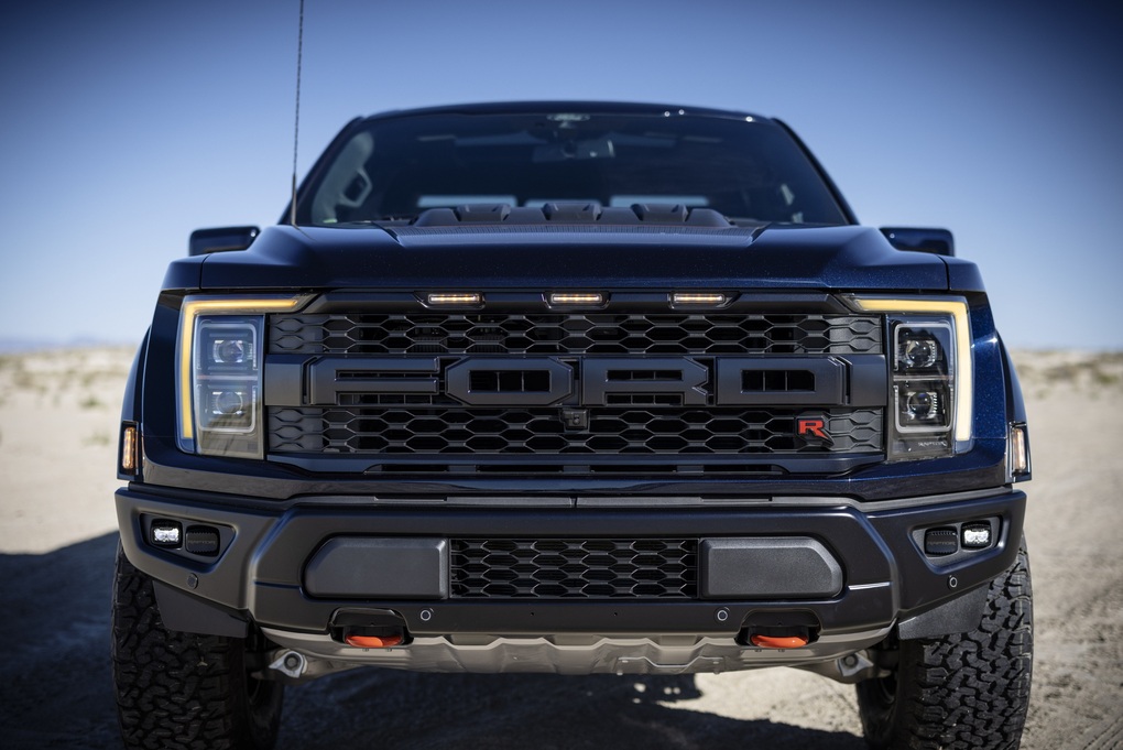 Siêu bán tải F-150 Raptor R ra mắt, sở hữu công suất 700 mã lực - 21 Siêu bán tải F-150 Raptor R ra mắt, sở hữu công suất 700 mã lực - 21