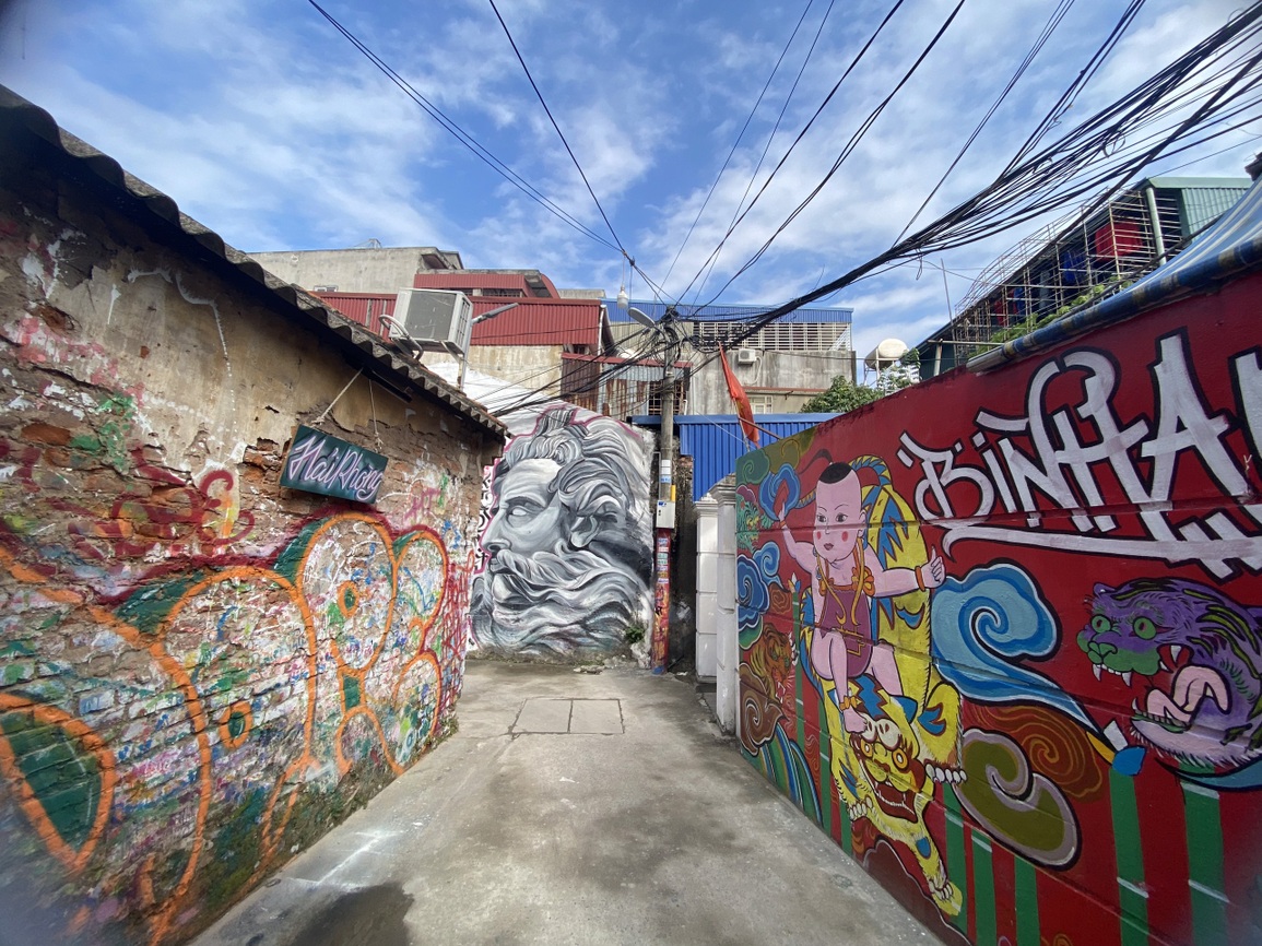 Thợ xăm hình bỏ tiền túi vẽ tranh, biến ngõ nhỏ thành điểm checkin cực chất - 14 Thợ xăm hình bỏ tiền túi vẽ tranh, biến ngõ nhỏ thành điểm checkin cực chất - 14