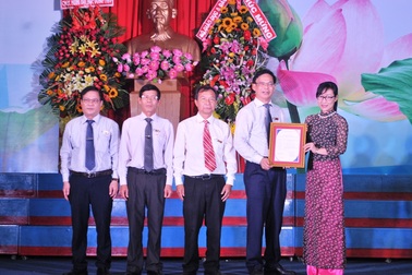 Trường đại học đầu tiên ở miền Tây đạt chuẩn chất lượng giáo dục