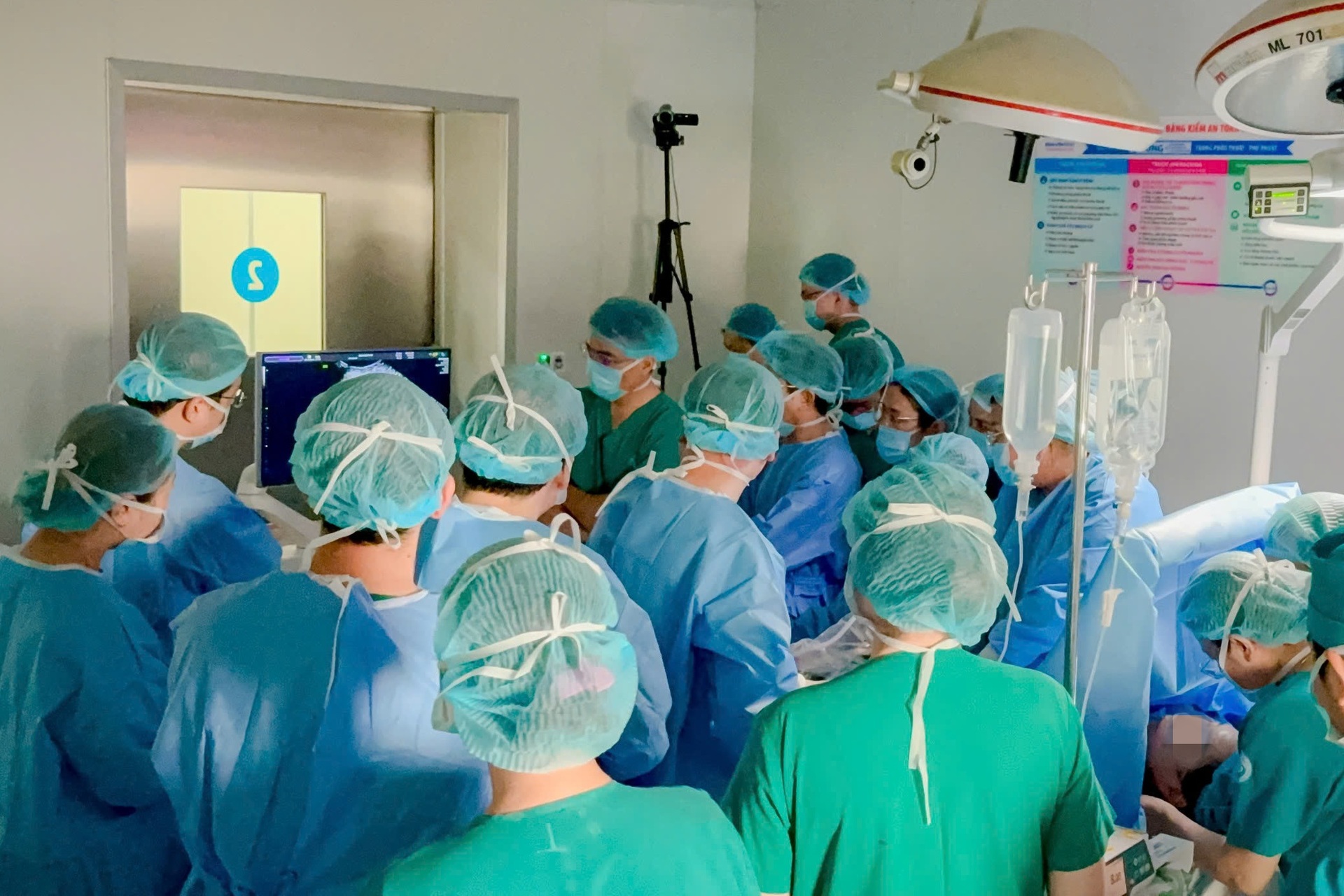 “Ba lần khóc” của sản phụ Singapore sang TPHCM cứu con và số 9 may mắn - 3 “Ba lần khóc” của sản phụ Singapore sang TPHCM cứu con và số 9 may mắn - 3
