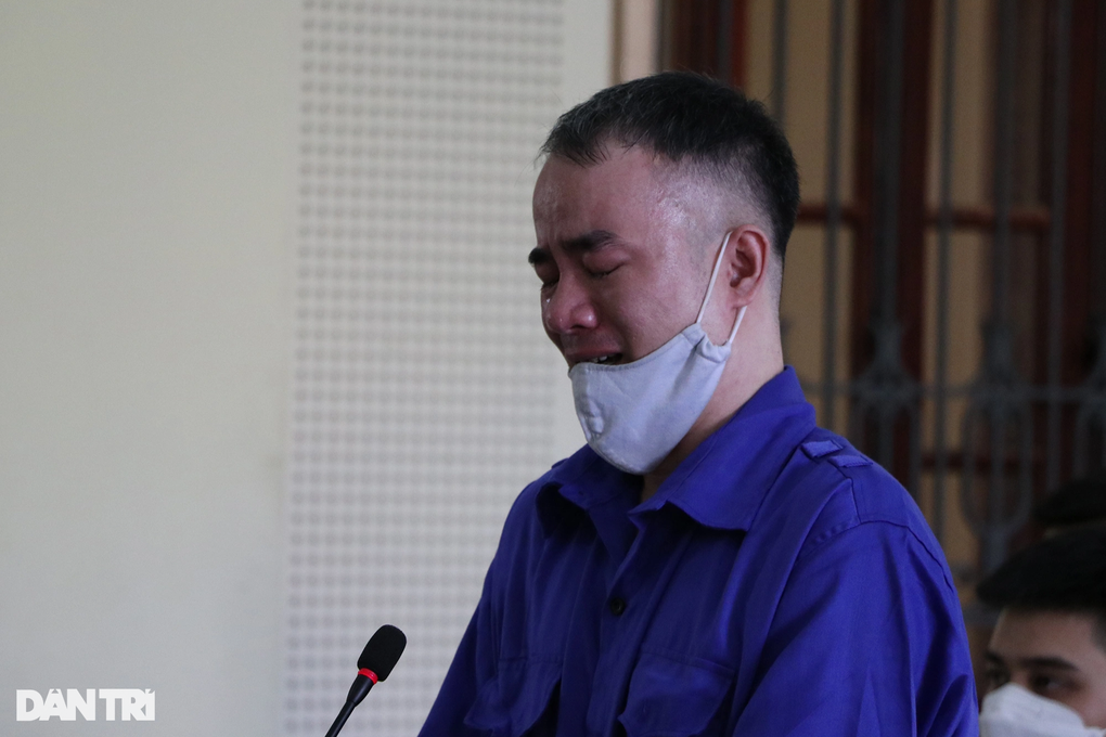 Cựu trung úy công an buôn ma túy, khóc nức nở xin được khoan hồng - 1 Cựu trung úy công an buôn ma túy, khóc nức nở xin được khoan hồng - 1