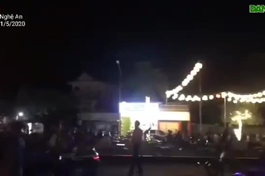 Biến công viên thành nơi buôn bán kinh doanh.