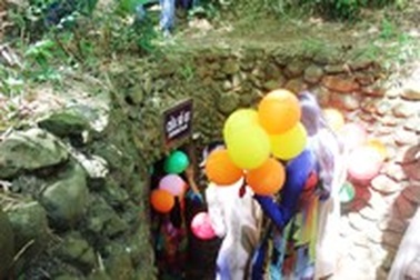 Độc đáo triển lãm nghệ thuật “xuống đất gặp trời”