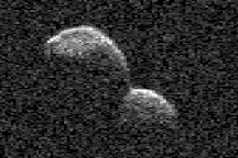 Radar ghi lại vật thể kỳ lạ bay sượt qua Trái Đất