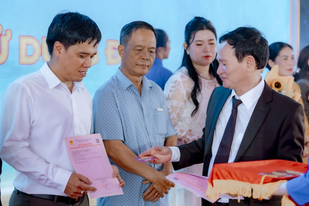Hàng trăm khách tham dự lễ mở bán, khánh thành giai đoạn 1 Cà Ná New City - 2 Hàng trăm khách tham dự lễ mở bán, khánh thành giai đoạn 1 Cà Ná New City - 2