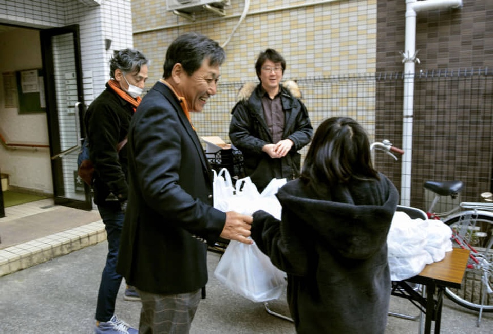 Thành phố Osaka cung cấp bữa trưa miễn phí cho học sinh mùa dịch Covid-19 - 1