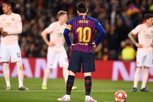Mourinho: “MU cần cái lồng nhốt mới ngăn được Messi”