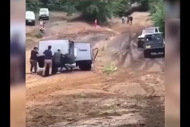 Chết cười với những tình huống “làm ơn, mắc oán”