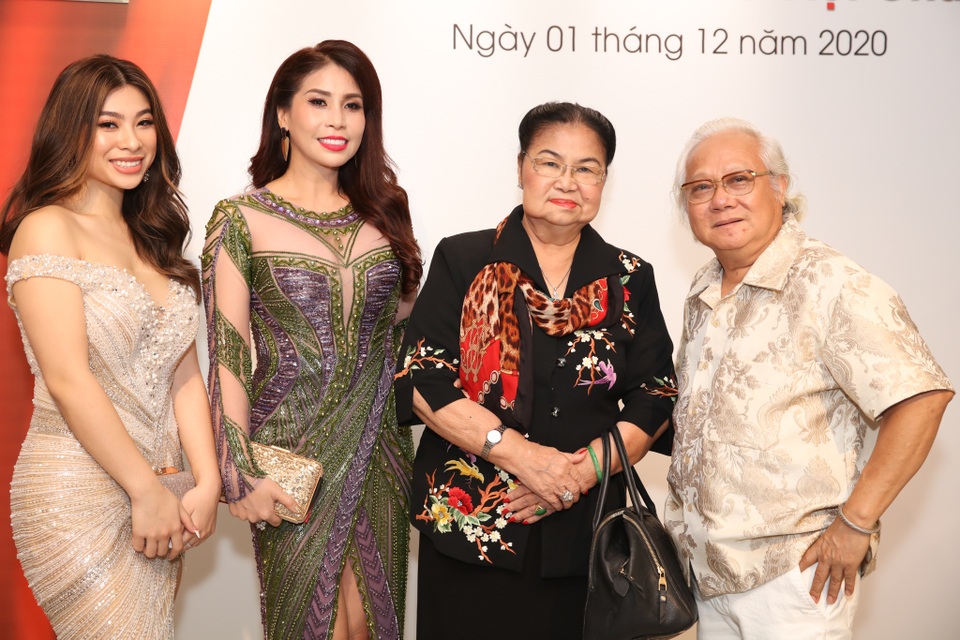 Dàn sao Việt đến chúc mừng Võ Việt Chung nhận Huân chương Lao động - 5 Dàn sao Việt đến chúc mừng Võ Việt Chung nhận Huân chương Lao động - 5