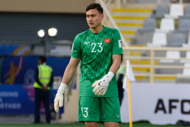 Đặng Văn Lâm di chuyển hành xác về nước hội quân cùng đội tuyển Việt Nam