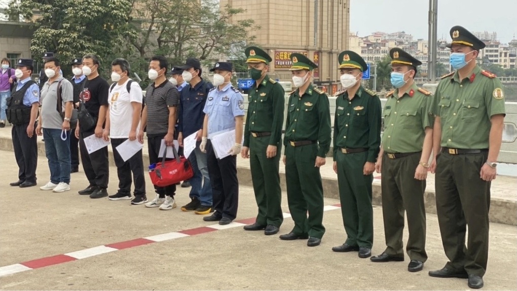 Cảnh báo bẫy xuất cảnh trái phép với chi phí tới 1,2 tỷ đồng - 1 Cảnh báo bẫy xuất cảnh trái phép với chi phí tới 1,2 tỷ đồng - 1