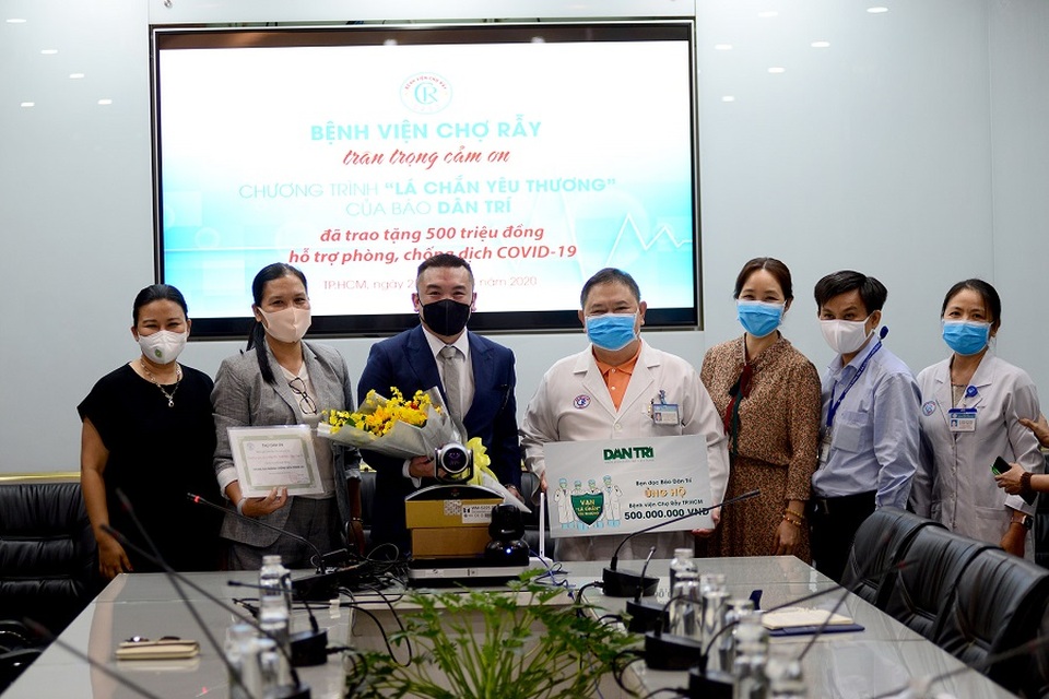 Bạn đọc Dân trí tiếp tục ủng hộ tuyến đầu chống dịch hơn 1,7 tỉ đồng - 7 Bạn đọc Dân trí tiếp tục ủng hộ tuyến đầu chống dịch hơn 1,7 tỉ đồng - 7