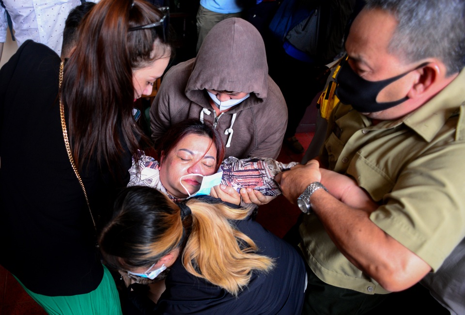 Nữ tiếp viên hàng không bị tài xế xe Mercedes tông vẫn quyết kháng cáo - 2