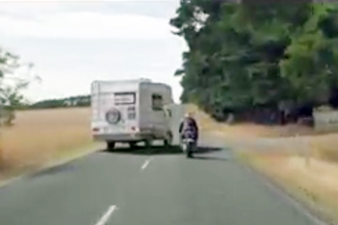 Chạy xe an toàn ngày tết