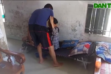 Nghẹn lòng đứa trẻ 11 tháng tuổi khóc gắt bên người mẹ ung thư