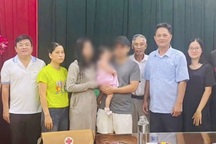 Bé gái hơn 1 tuổi bị bỏ rơi ở Hải Dương đã được mẹ ruột đến đón
