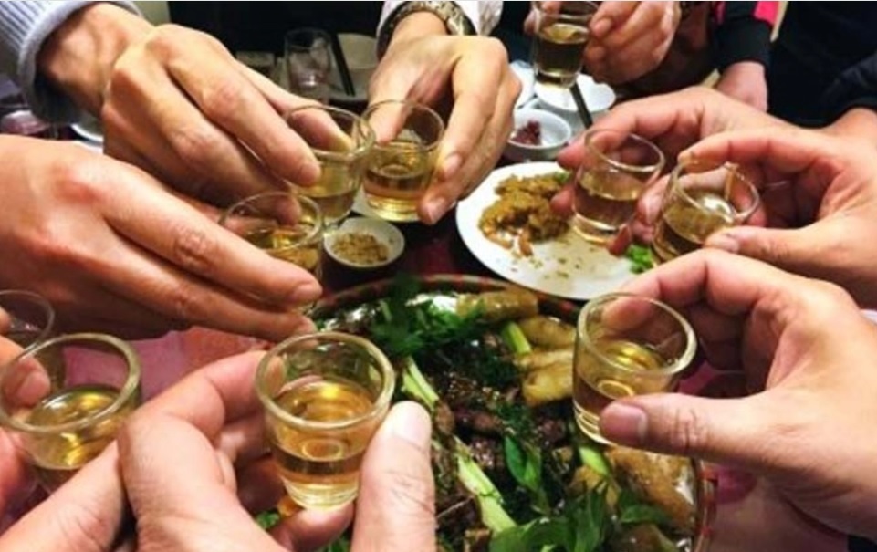 ruou bia ngay tet.jpg ruou bia ngay tet.jpg