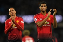 Ai chơi tệ nhất trong trận thua cay đắng của Man Utd?