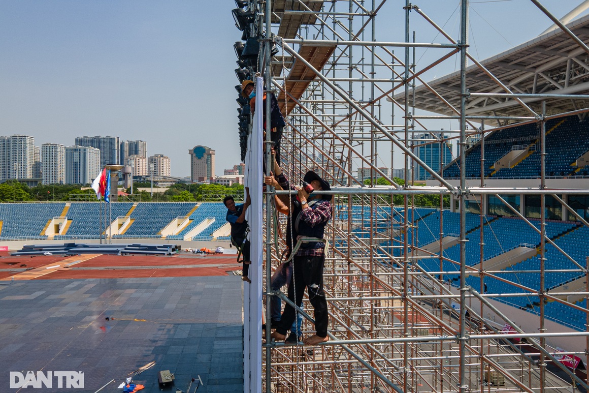 Bên trong đại công trường SVĐ Mỹ Đình chuẩn bị cho Lễ khai mạc SEA Games 31 - 8 Bên trong đại công trường SVĐ Mỹ Đình chuẩn bị cho Lễ khai mạc SEA Games 31 - 8