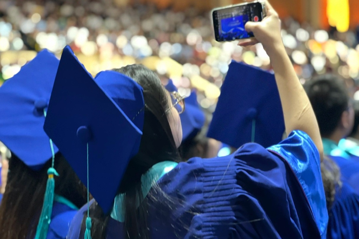 សាលានេះមានចំនួននិស្សិតបញ្ចប់ការសិក្សាល្អបំផុតក្នុងប្រវត្តិសាស្ត្ររបស់ខ្លួន - ២ Trường có số sinh viên tốt nghiệp xuất sắc cao nhất trong lịch sử thành lập - 2