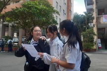 Đề Văn lớp 10 Phổ thông Năng khiếu bàn về nhà trí thức không biên giới