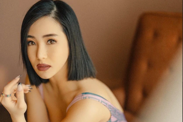 Hương Tràm - Quán quân giọng hát Việt năm 17 tuổi giờ ra sao?