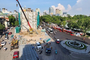 Lộ hình hài quảng trường Đông Kinh Nghĩa Thục sau phá bỏ tòa "Hàm cá mập"