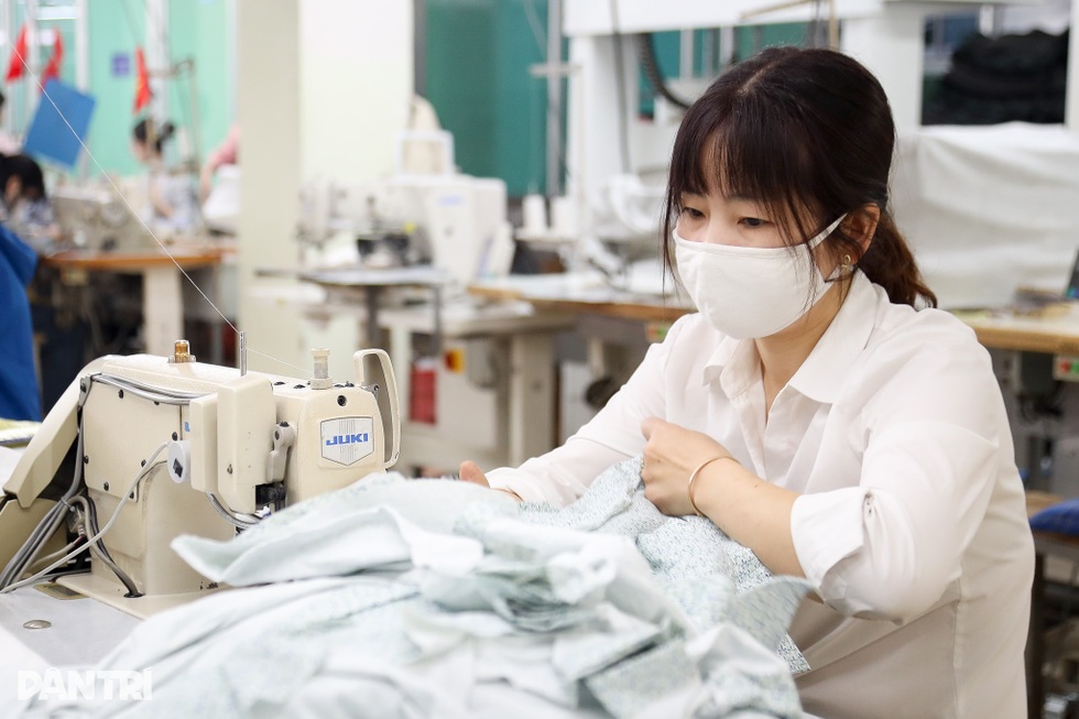 Lương tối thiểu 5 triệu đồng, để đủ sống cần gấp đôi, công nhân sợ... ở phố - 4 Lương tối thiểu 5 triệu đồng, để đủ sống cần gấp đôi, công nhân sợ... ở phố - 4