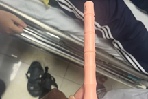 Nam sinh Hà Nội bị kẹt dụng cụ dài tới 30cm trong hậu môn