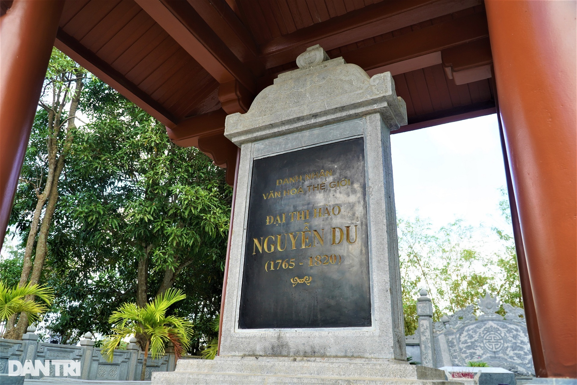 Nơi yên nghỉ và những tư liệu quý về Đại thi hào Nguyễn Du - 3 Nơi yên nghỉ và những tư liệu quý về Đại thi hào Nguyễn Du - 3