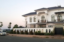 Nữ Bí thư huyện ở Bình Phước bị khống chế, cướp tài sản