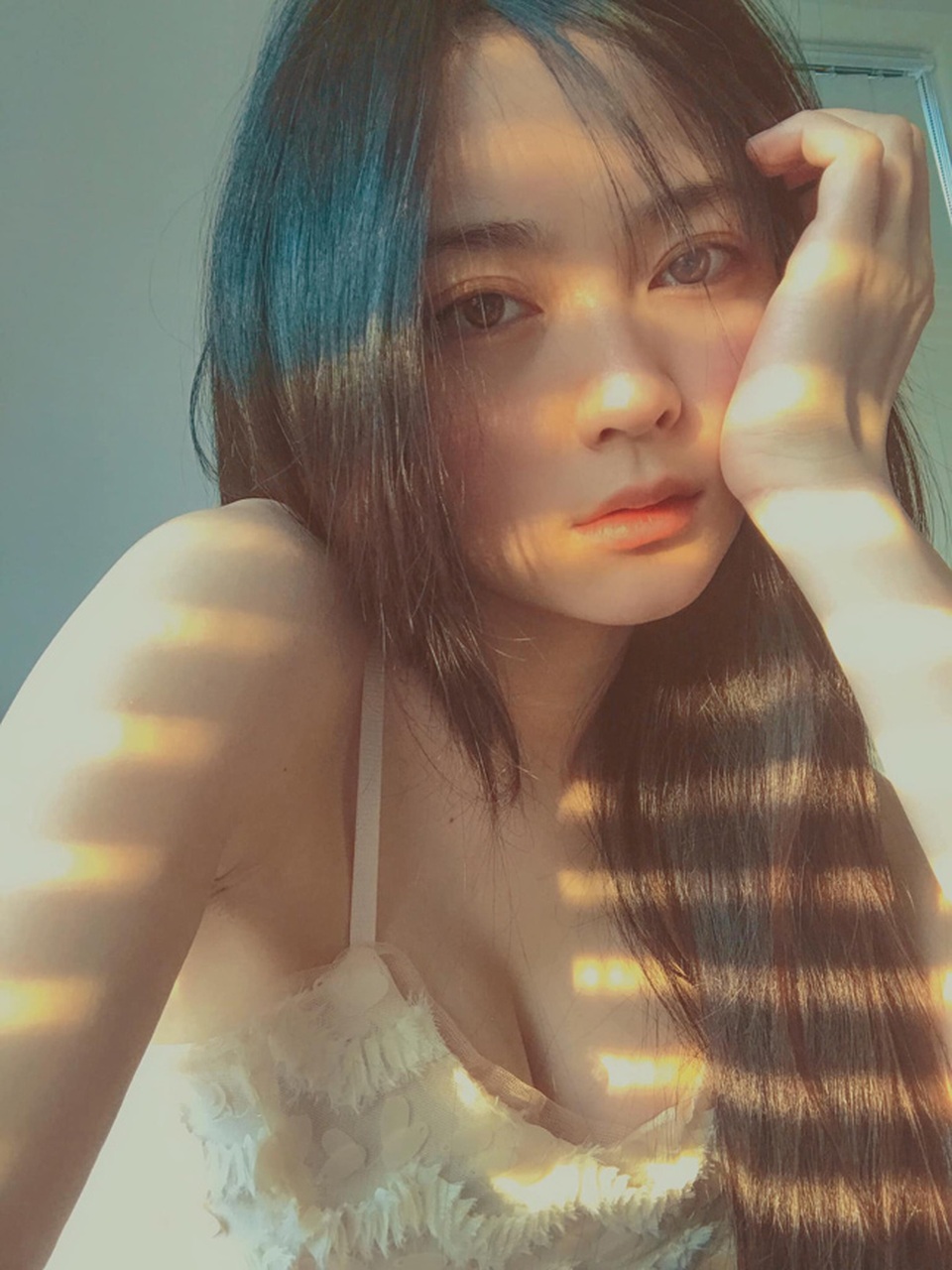 Hot girl ảnh thẻ mặt xinh như búp bê, gợi cảm bất ngờ sau 4 năm nổi tiếng - 17 Hot girl ảnh thẻ mặt xinh như búp bê, gợi cảm bất ngờ sau 4 năm nổi tiếng - 17