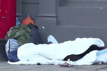 Ăn xin trở thành nghề ưa chuộng ở Anh