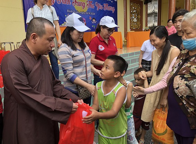 Hội Bảo vệ Quyền trẻ em Tp Hồ Chí Minh và trung thu yêu thương - Ảnh 1.