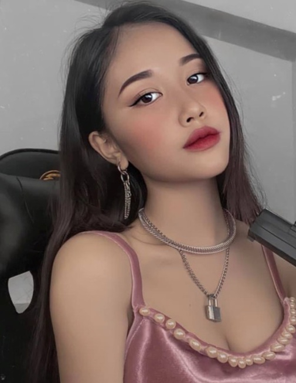 Nữ sinh 10X gợi cảm: “Không có gu ăn mặc nào gọi là quá tuổi” - 6 Nữ sinh 10X gợi cảm: “Không có gu ăn mặc nào gọi là quá tuổi” - 6