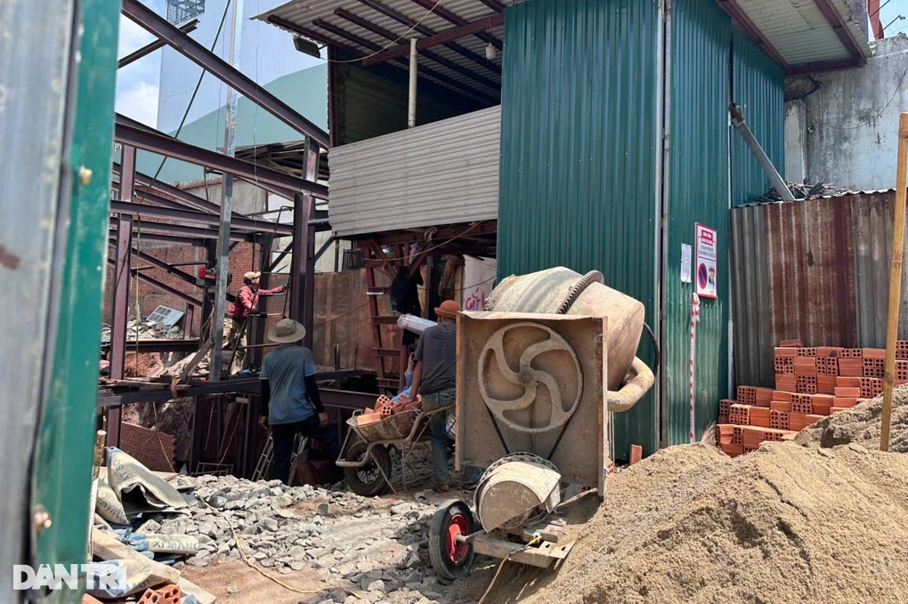 Đào móng công trình 7 tầng gây sập nhà hàng xóm: Hai hộ dân khác gửi đơn - 3 Đào móng công trình 7 tầng gây sập nhà hàng xóm: Hai hộ dân khác gửi đơn - 3